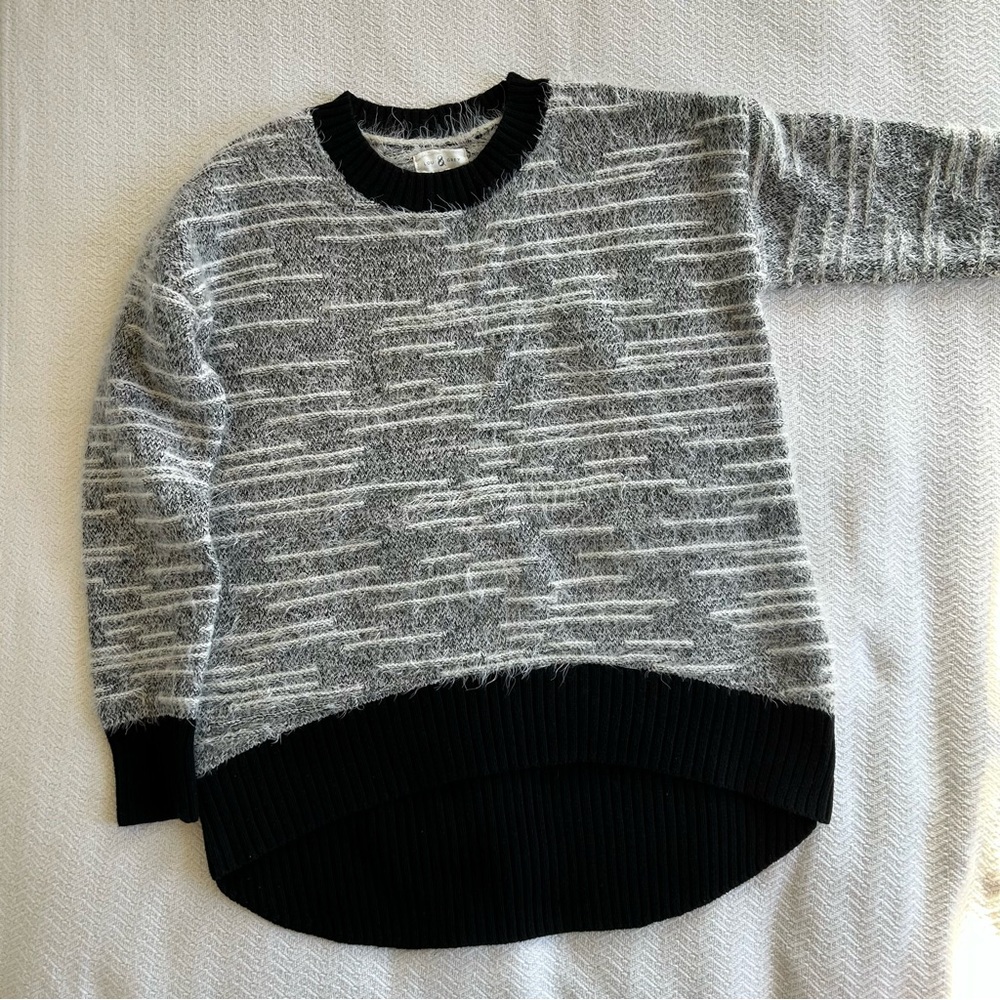 LOU & GREY Super soft, oversized textures sweater - Size XS